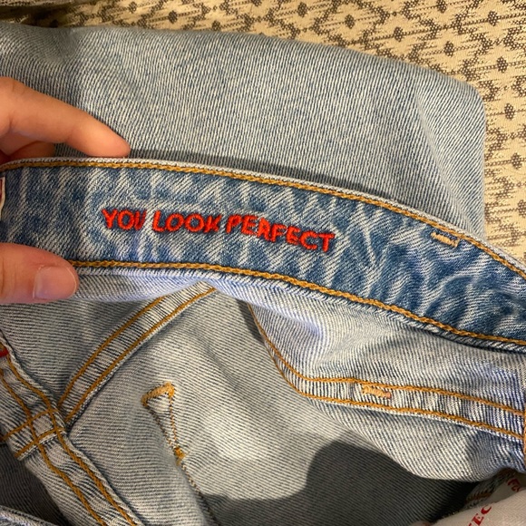 Alice + Olivia Jeans 27 - Picture 3 of 4